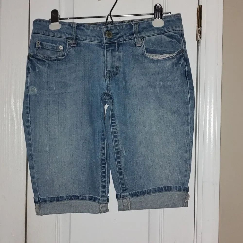 American Eagle stretch distressed cuff bermuda jean shorts Sz 8